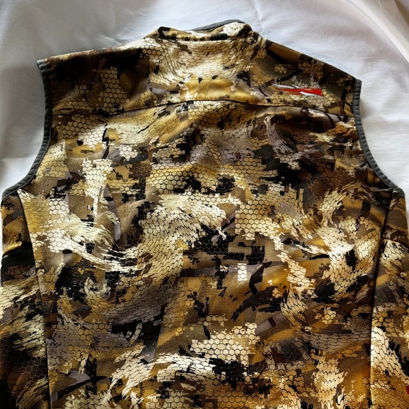 SITKA Gear. Vest Waterfowl Marsh. Size Medium - Picture 3 of 7